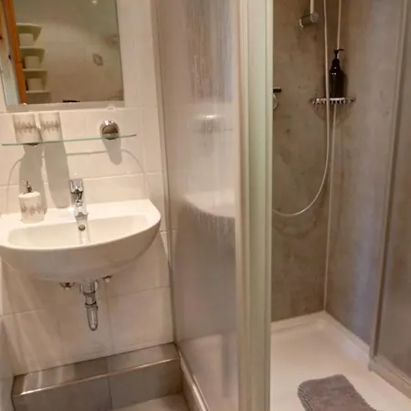 Haus Heidi, Wellness Und Ayurveda شقة راثين